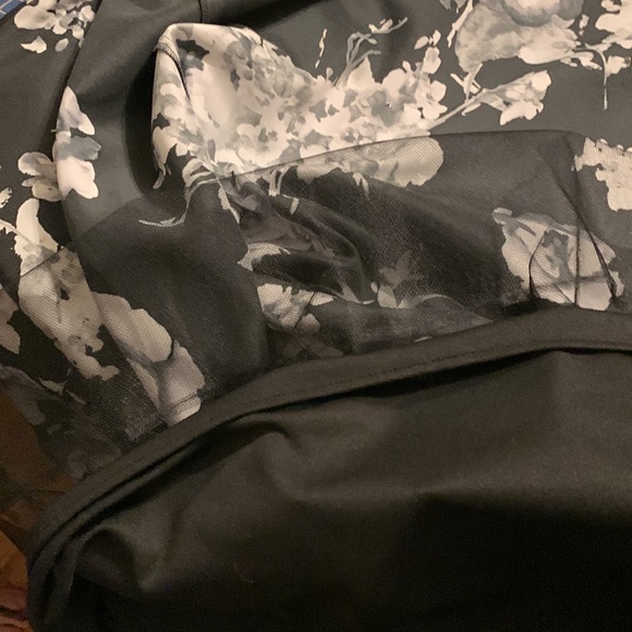 Gorgeous Prom Dress Size 4 - Picture 7 of 7